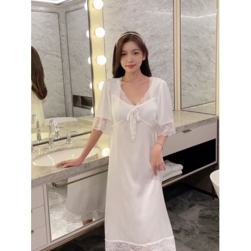 Weißes, elegantes Nachthemd mit Spaghettiträgern – Model Showcase | Taizhou Xiajie Kleidung