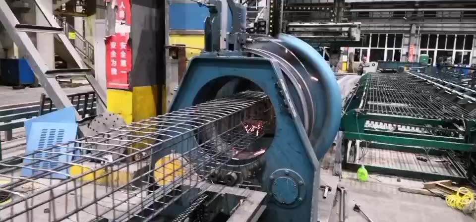 Machine de soudage à la cage en acier carré