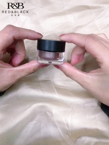 CREAM EYESHADOW