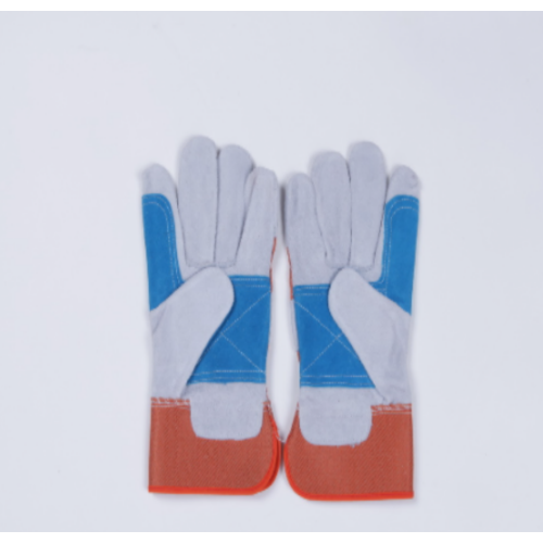Farbige Handschuhe mit Leder genäht