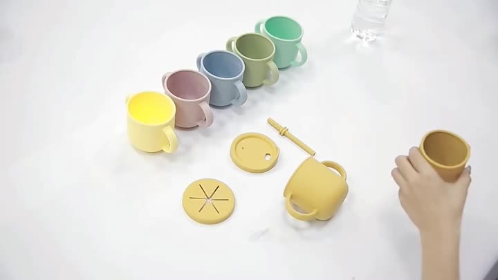 Tasse et paille étanches en silicone pour tout-petits à prix compétitif