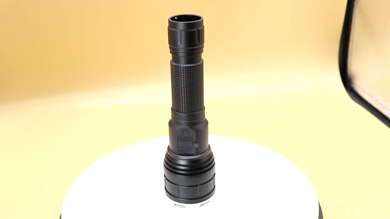 XHP70 5 modes strong light torch type-c IPX4 outdoor survival tactical flashlight with attack head can break the window1