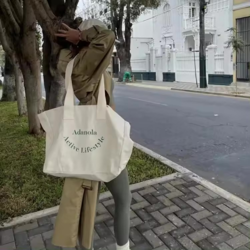 Exclusive Release! Oversized Customized Canvas Bag Makes Traveling Easier