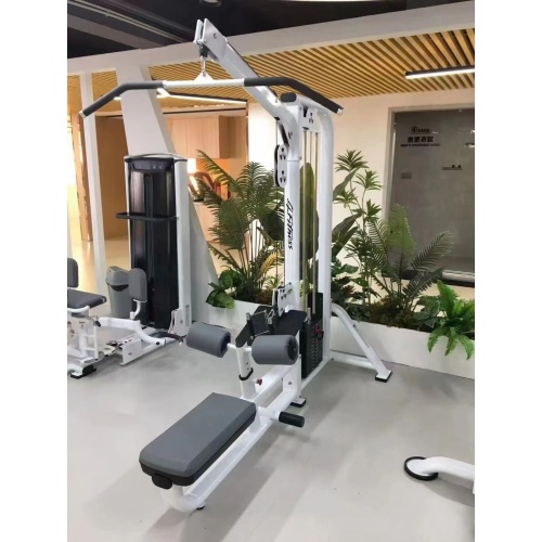 Οι πελάτες του Congolese έρχονται στο εργοστάσιο Laijian Fitness Equipment για να δουν γυμναστήρια.