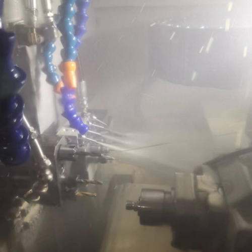 Maximice la eficiencia del mecanizado CNC con filtros de suministro de aceite de alta presión y sistemas de refrigeración avanzados de Liangyou