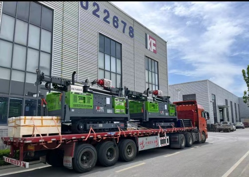 Две напълно хидравлични сондажни машини KF960C