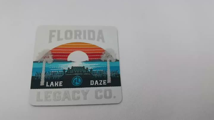 Stříbrný silikonový štítek natištěný na tkané vrstvě