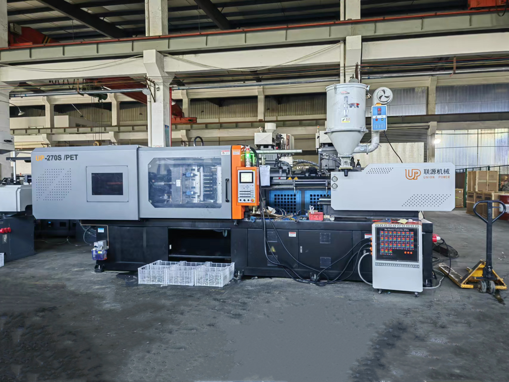 pet prefrom injection molding machine 