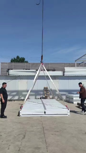 Hot Selling Custom Prefabricated Camp Steel Construction Buildings and Container Houses1