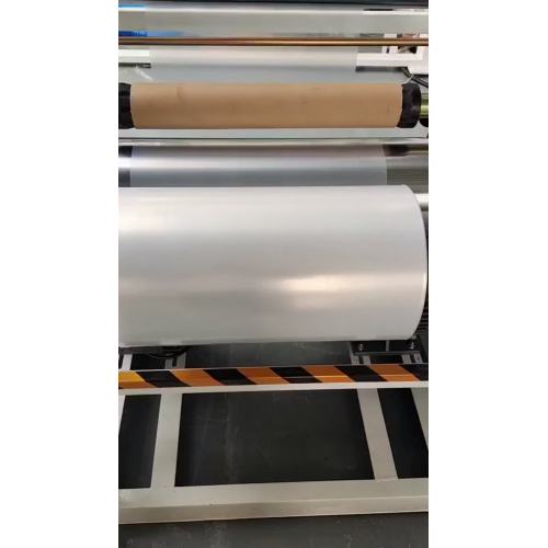 دستگاه دمنده فیلم در حال کار است