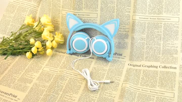 blue cat ear headphones (1).mp4