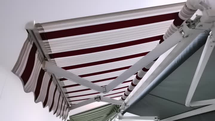 Retractable Awning7