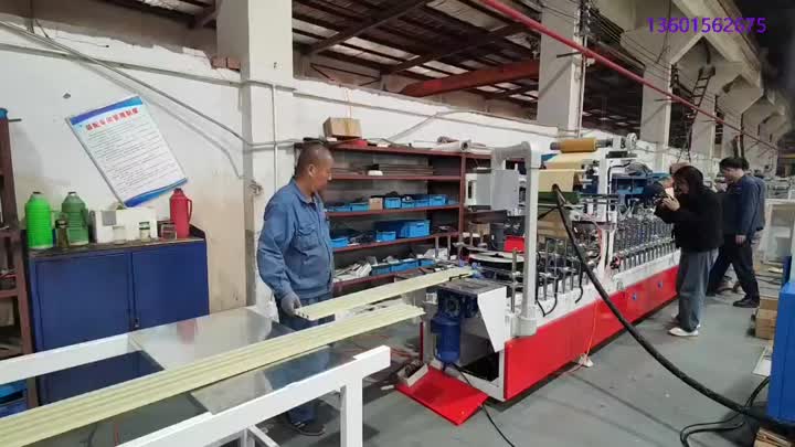 Máquina de laminación de fusión de pegamento caliente de panel UPVC