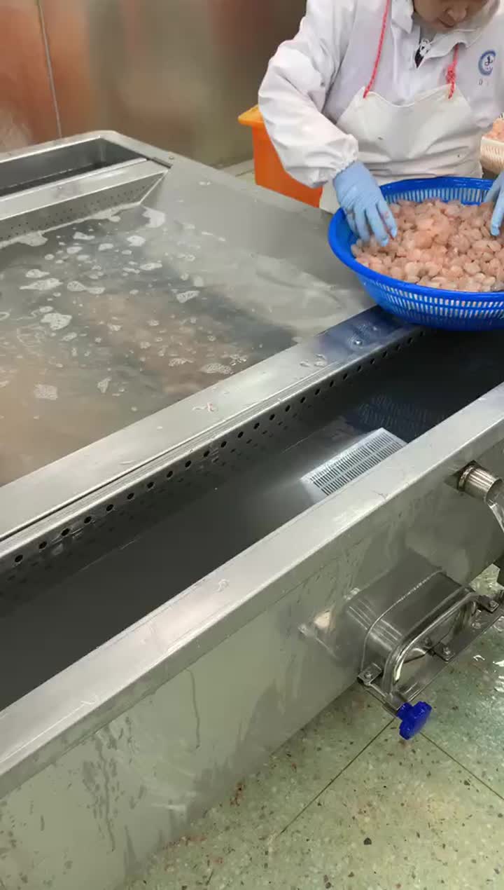 Shrimp freezing before washing