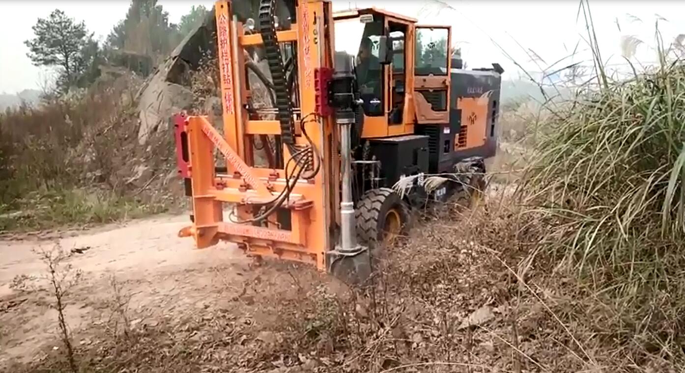 Highway Guardrail Drilling Machine