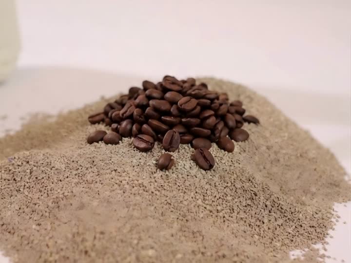 কফি সুগন্ধি ডিওডোরাইজিং রঙিন বল Bentonite বিড়াল লিটার