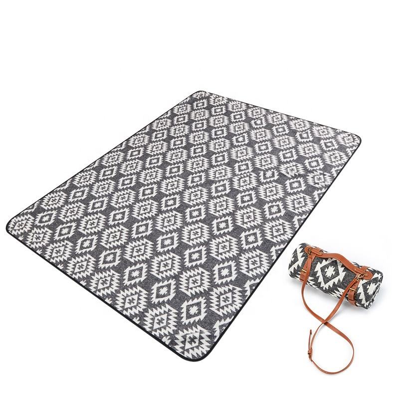 Tapis de randonnée portable imperméable emballé