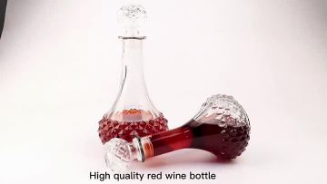 glass decanter with glass lid