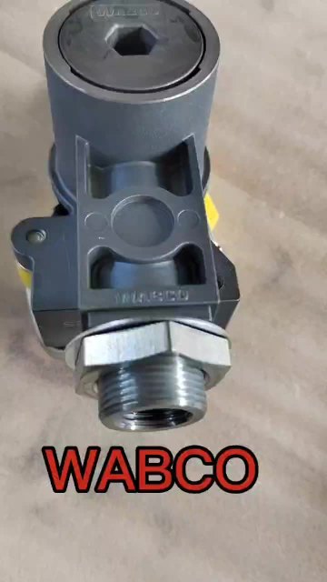 Quick Coupling Head Clutch Red 9522010010 for MAN, SCANIA, and Volvo1