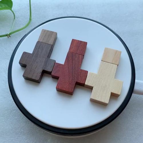 pen drive USB cross wood.mp4