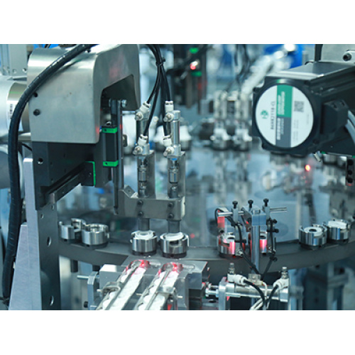Airless bottles for cosmetic products