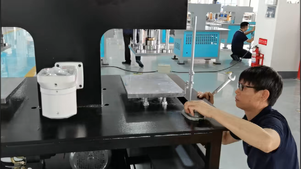 Embossing Automatic 2