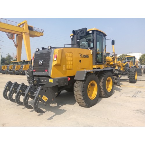 La serie de topadoras GR2153A ha hecho su debut, facilitando operaciones eficientes en proyectos de construcción.