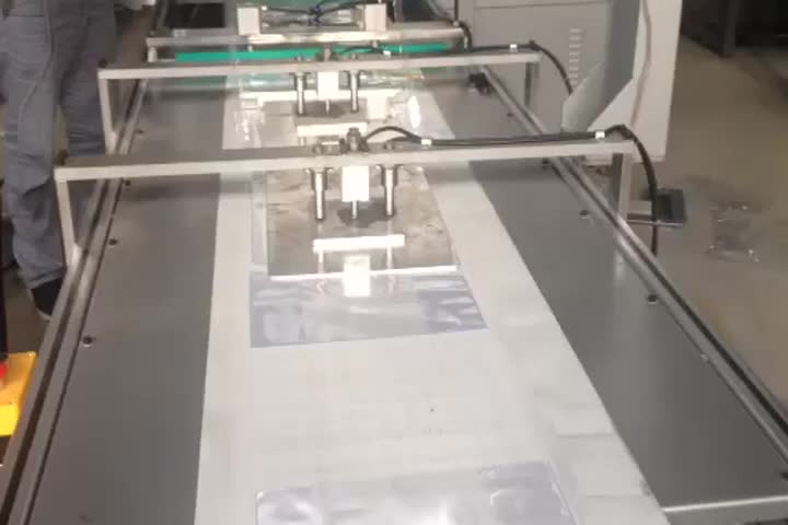 Máquina para fabricar cubiertas de libros de PVC.mp4