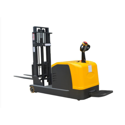 How to operate an electric stacker