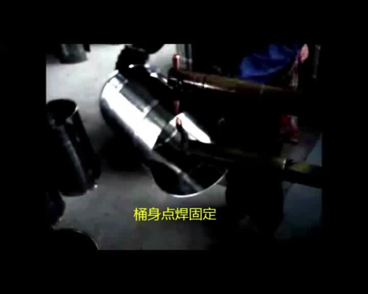 الحرف التقليدية تلتقي بالتكنولوجيا الحديثة: صناعة Shaoxing Xingguang الرائعة لحاوية الديزل وأسطوانة الزيت