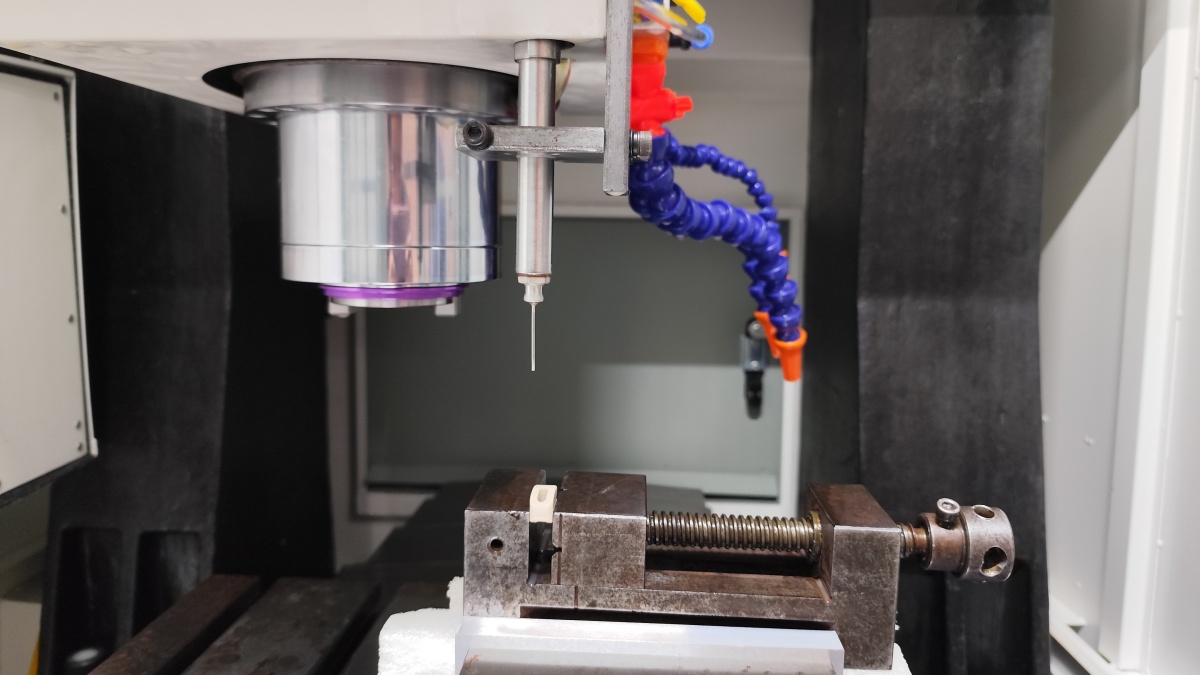 医療機器業界向け製品 - 高圧水のburring