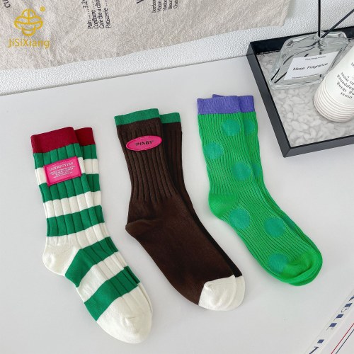 한국 버전 색상 차단 수동 레이블 여성을위한 중간 튜브 양말