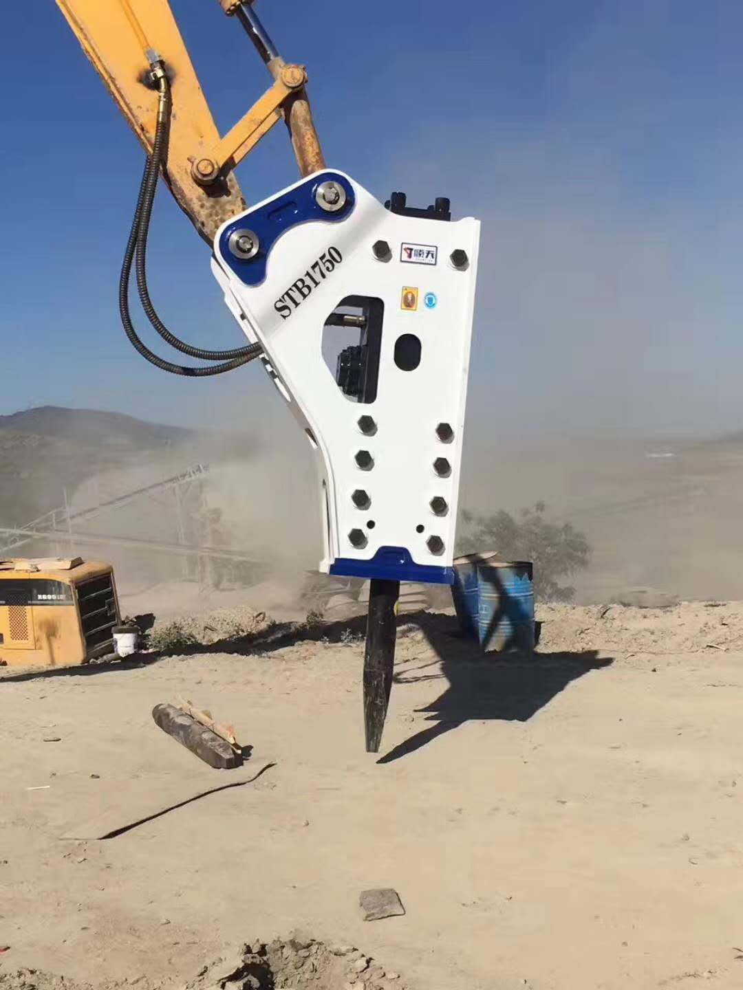 175L hydraulic hammer  use for CAT excavator