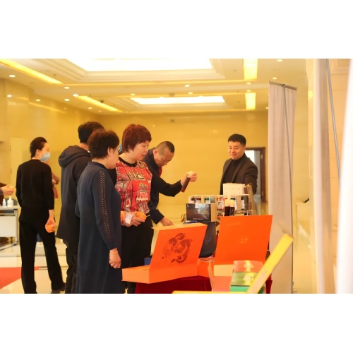 «Κορίτσι», τόσο γλυκό! Το "Ylang-ylang είναι νόστιμο" είναι εδώ