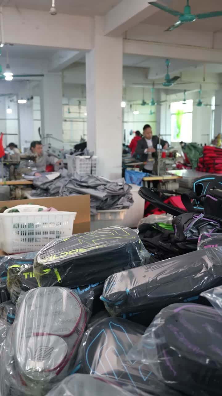 The Production Process of High-Quality Sports Racket Bags3