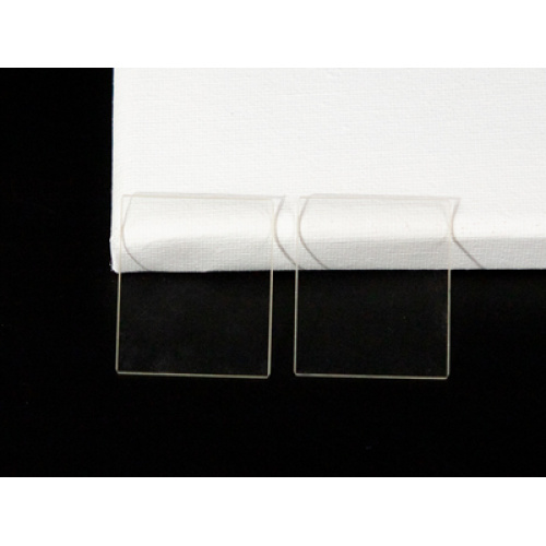 A diferença entre vidro de filtro óptico colorido e vidro comum