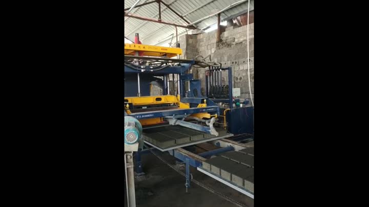 Producción de máquinas para fabricar bloques de construcción QT5