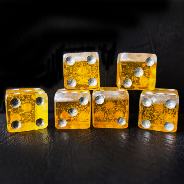 Pipped 16MM Beer Dice D6 Lager Color