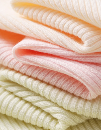 Ropa femenina de lujo contemporánea: la fusión de artesanía y estética sostenible