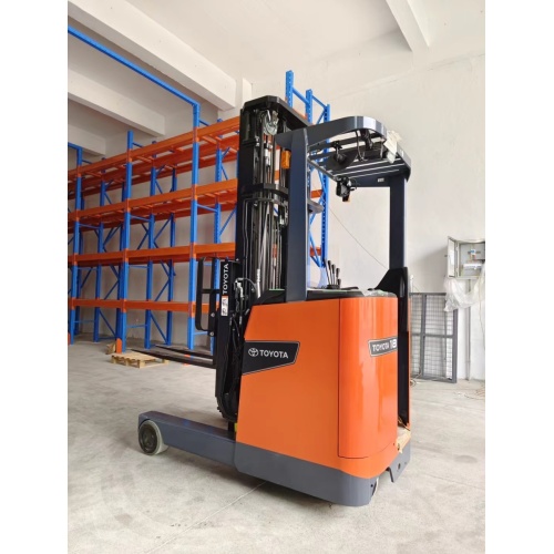 Toyota 전동 지게차 비용과 연소 지게차 비교: 어느 것이 귀하의 비즈니스에 더 좋습니까?