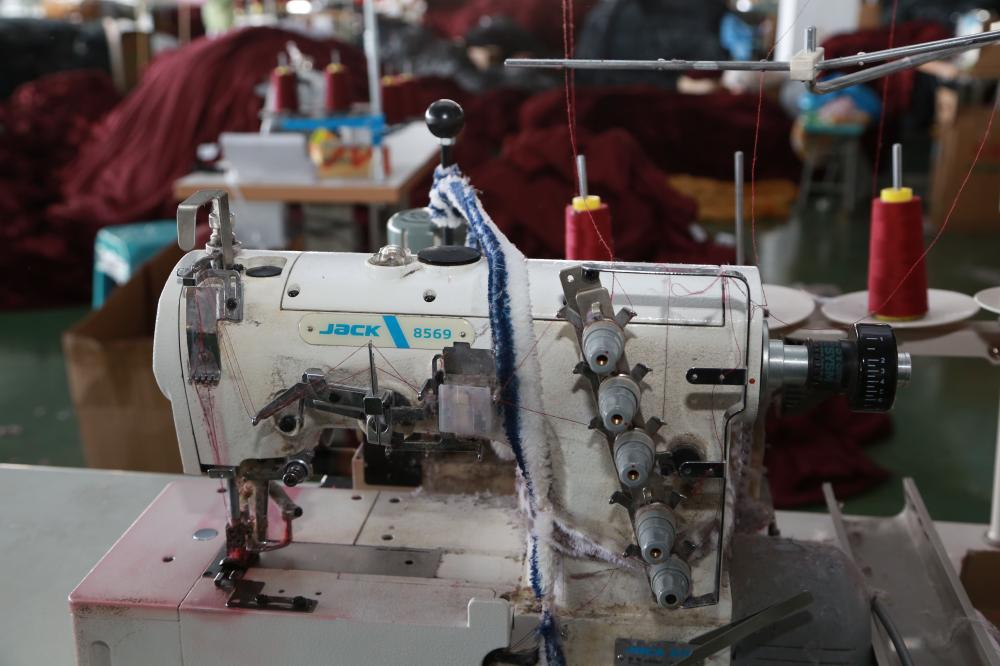 flat locking machine