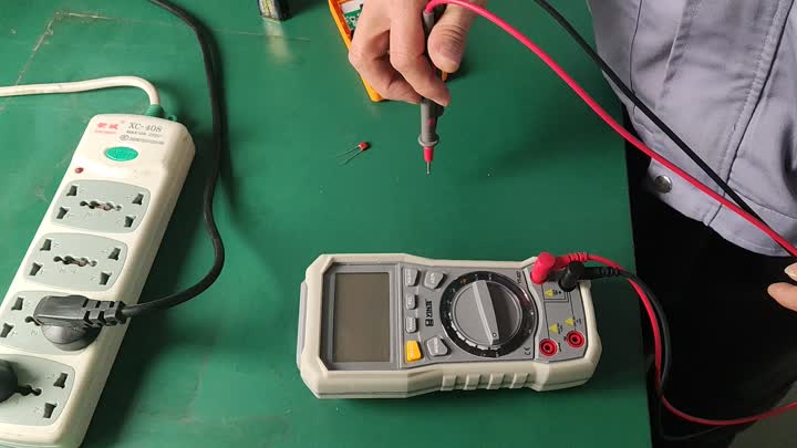 YT-732 DIGITAL MULTIMETER