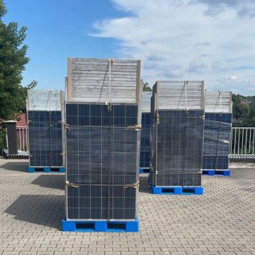 In stock used solar panels