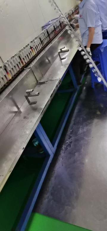 Spraying Process  of Cosmetic Packaging  