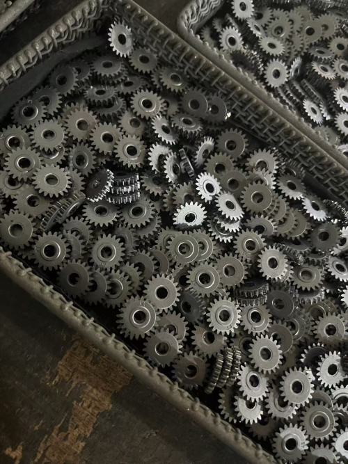 Wie nutzen Sie Pulvermetallurgie -Eisenpulvermaterialien für die Herstellung von Zahnrädern?