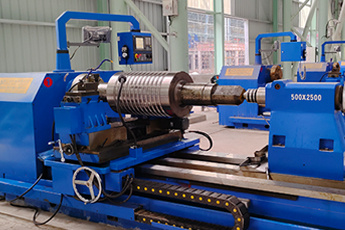 คุณสมบัติที่น่าทึ่งและฟิลด์แอปพลิเคชันของเครื่องกลึง CNC Roll