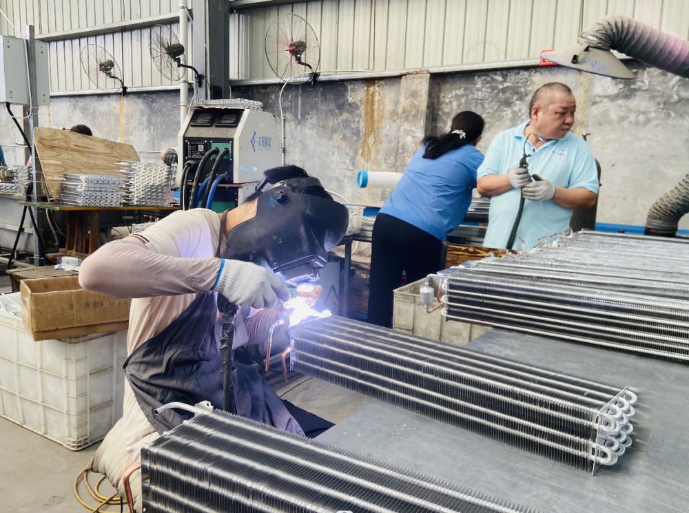 Fin evaporator welding