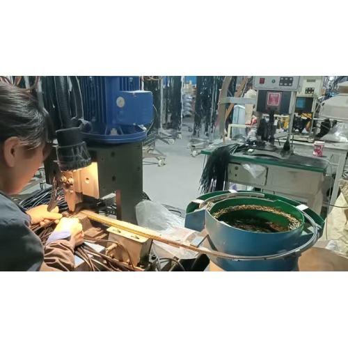 गति में परिशुद्धता: कनेक्टर टर्मिनलों की स्टैम्पिंग प्रक्रिया