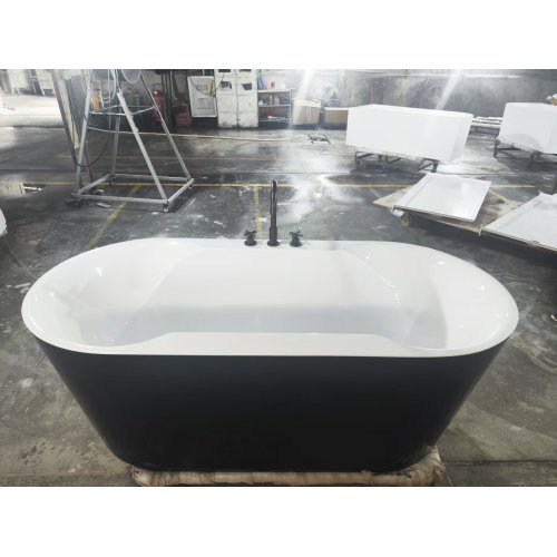 Baignoire avec robinet