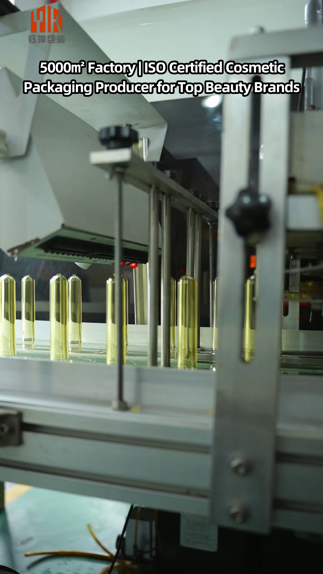 El equipo interno de artesanía se encarga de todas las modificaciones durante la etapa de desarrollo del paquete